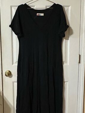 Classic Black V-Neck Maxi Dress